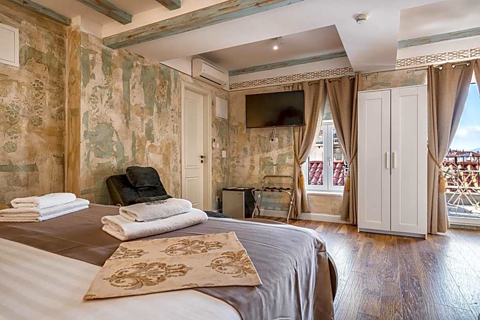 Plaza Marchi Old Town