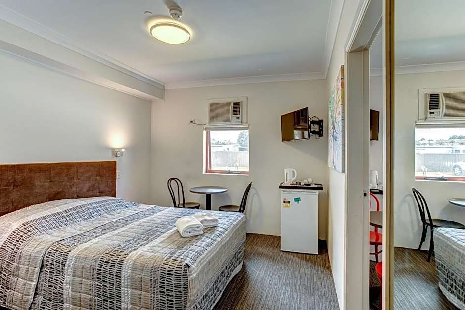 Arena Hotel (formerly Sleep Express Motel)