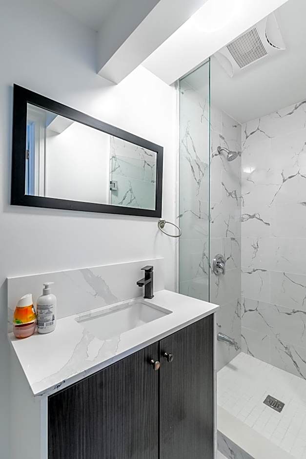 Beautiful renovated home 3 mins drive to Fall