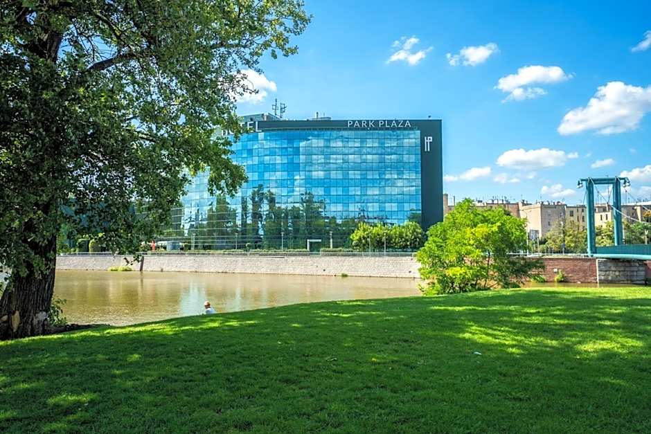HP Park Plaza