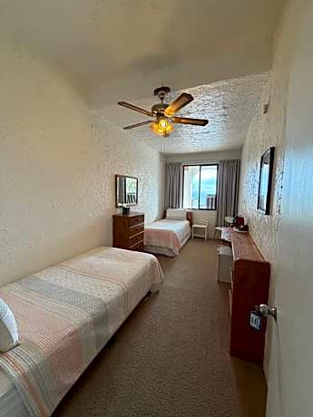 Twin Room with Private External Bathroom