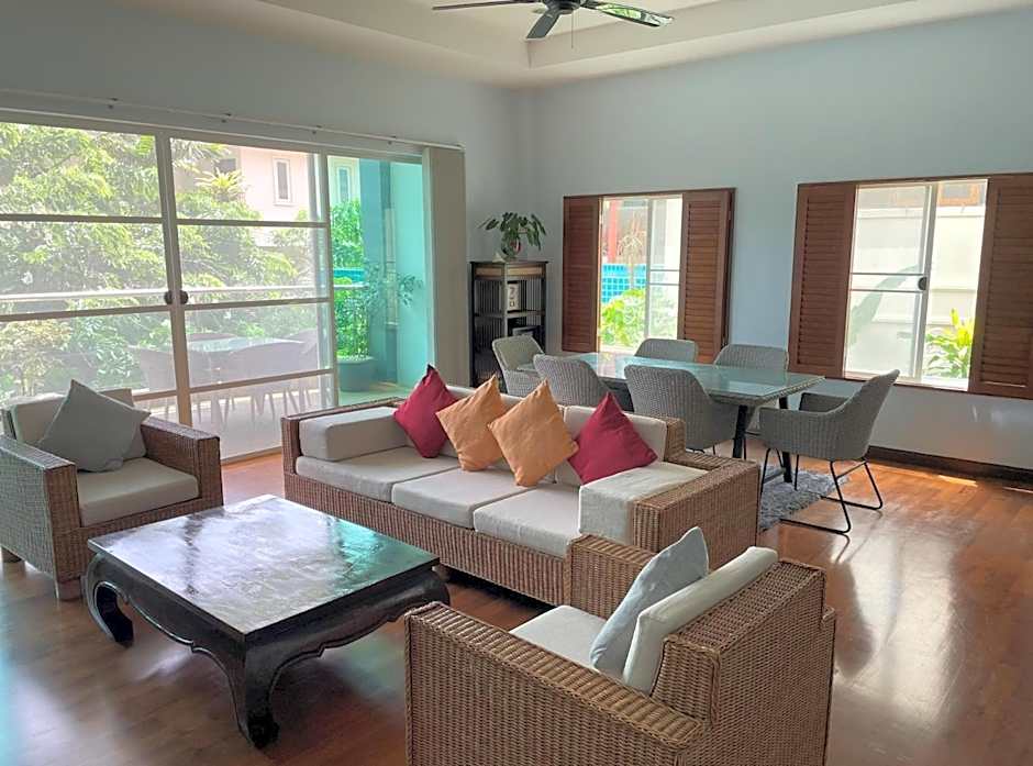 Kata Top View by Lofty