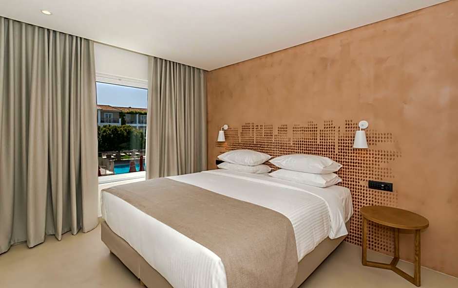 Bitzaro Grande Hotel & Suites