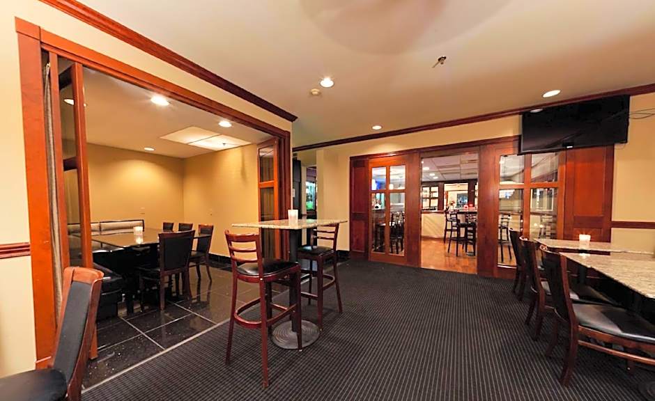 Radisson Hotel & Conference Center Rockford