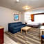 Holiday Inn Express Hotel & Suites Detroit-Utica By IHG