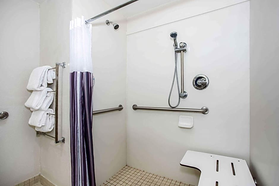 La Quinta Inn & Suites by Wyndham Melbourne