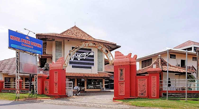 RedDoorz Plus near Tugu Mercusuar Anyer