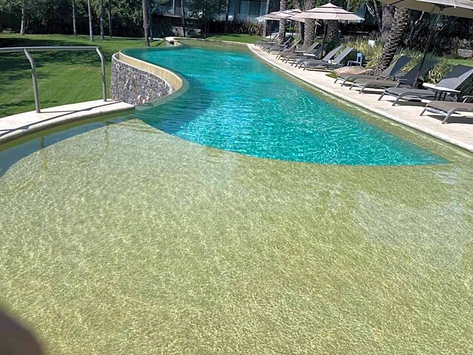 Huayacán Cuernavaca Curamoria Collection