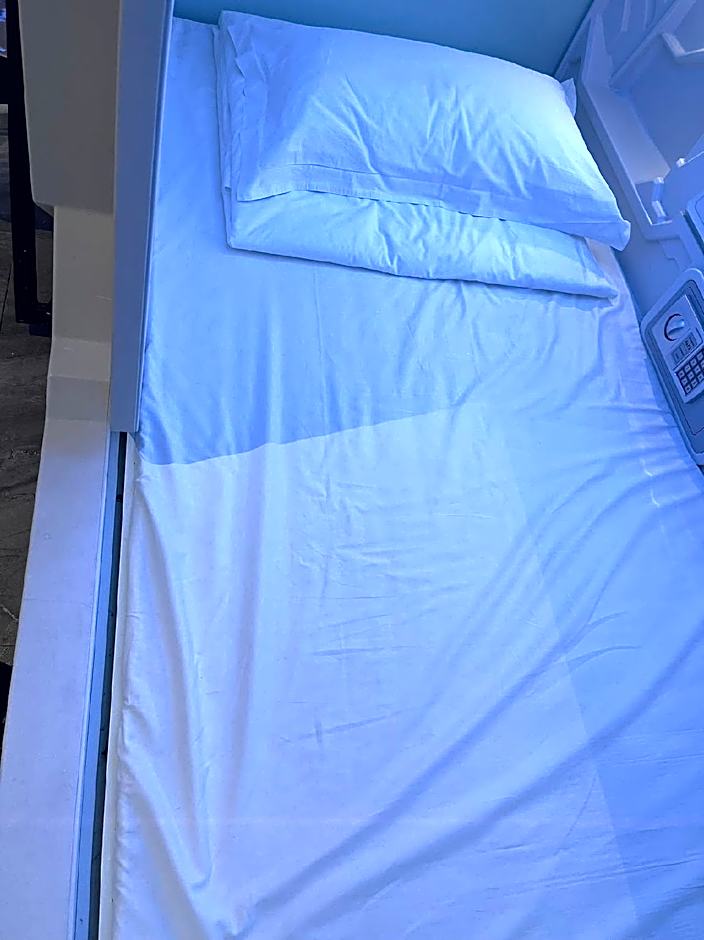 Jianpuke Space Capsule Backpacker Hostel