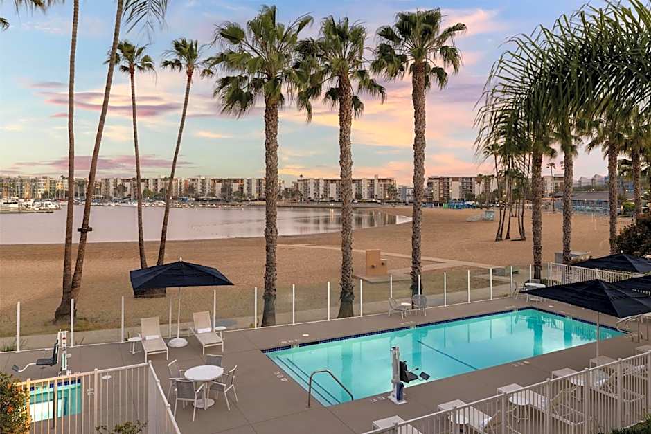 Jamaica Bay Inn Marina Del Rey Tapestry Collection by Hilton
