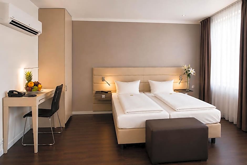 Manhattan Hotel