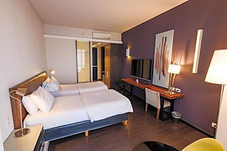 Twin Room - Non-Smoking