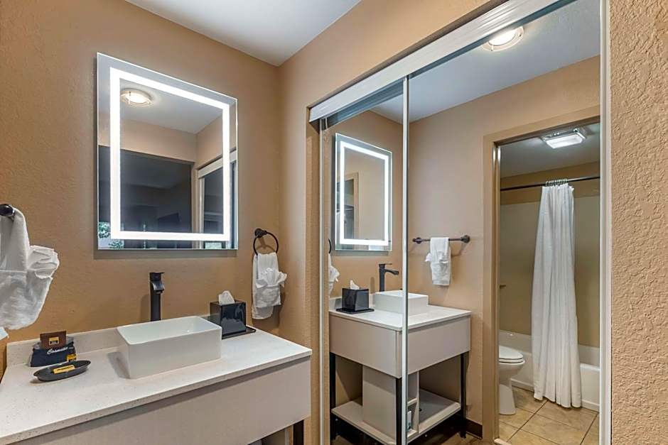 Best Western Plus Landing View Inn & Suites