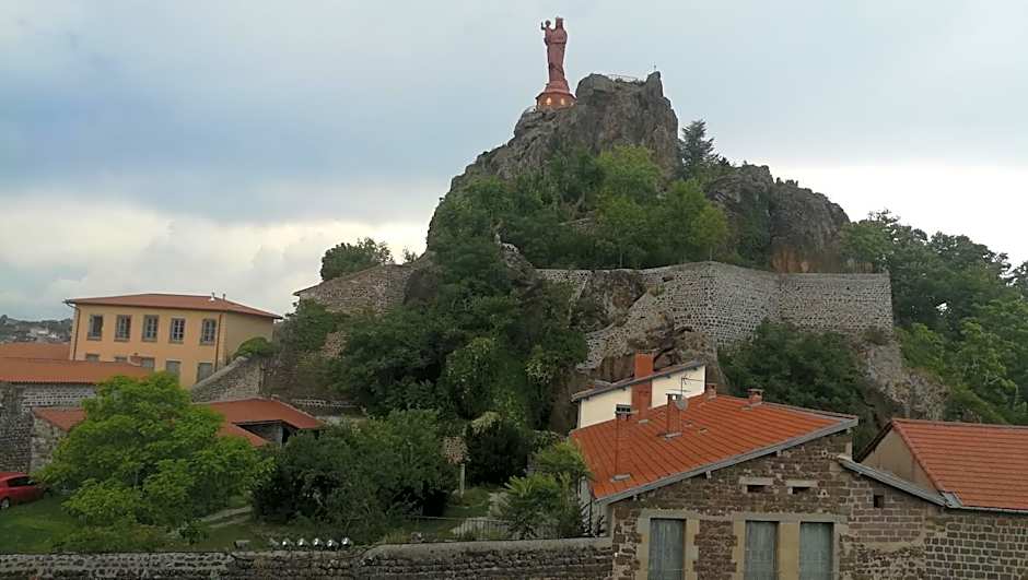 Chambres d'hôtes La Prévôté - Ancien couvent contre la Cathédrale