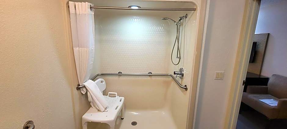 Baymont by Wyndham Pueblo