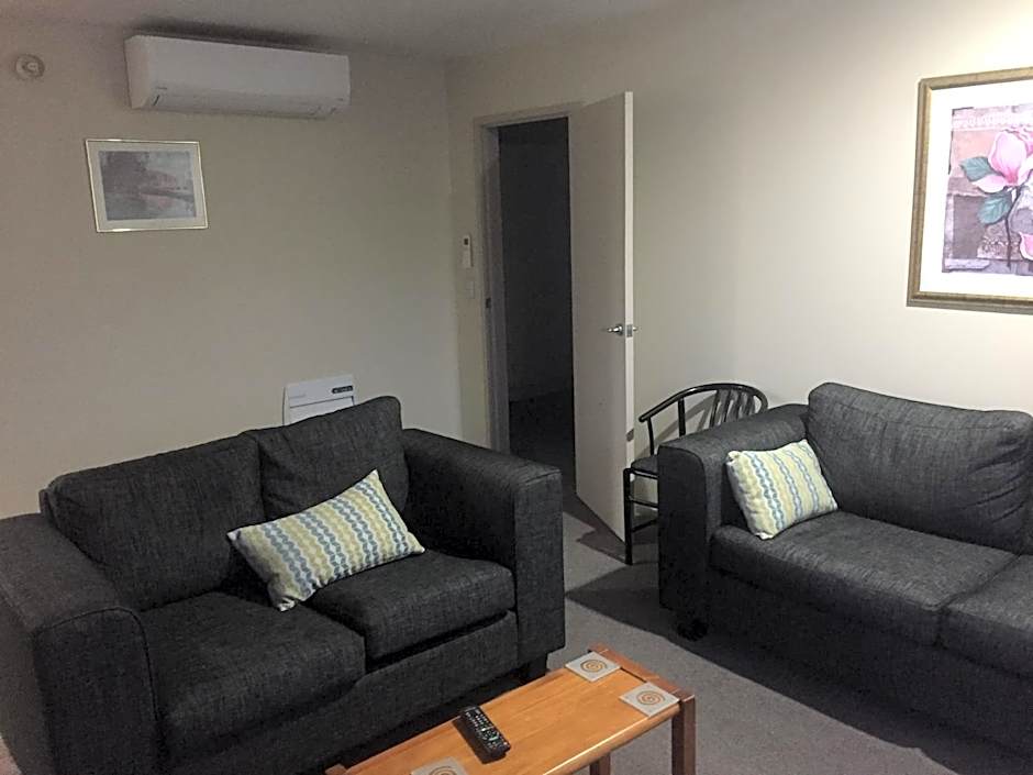 Fairway Motel & Apartments