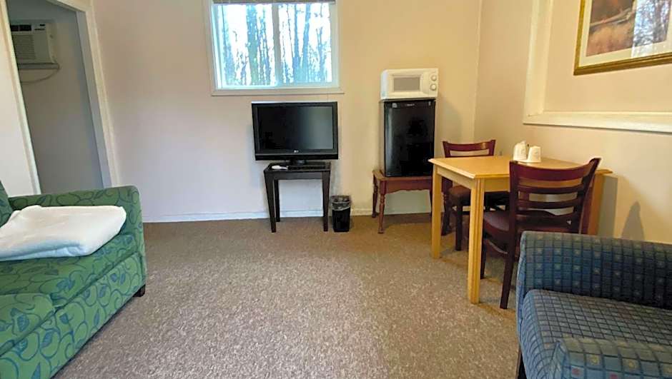 Country Place Inn And Suites White Haven