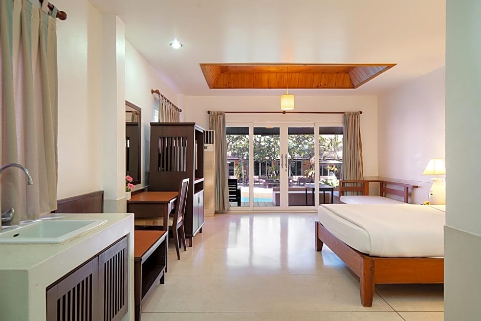 EAST SEA PARADISE HOTEL