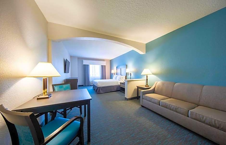 Photo 1 of 4 of 1 Queen Bed Suite, Mobility Accessible