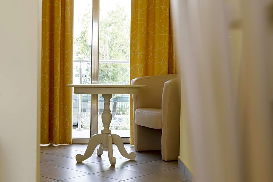 Hotel Baia Di Trainiti