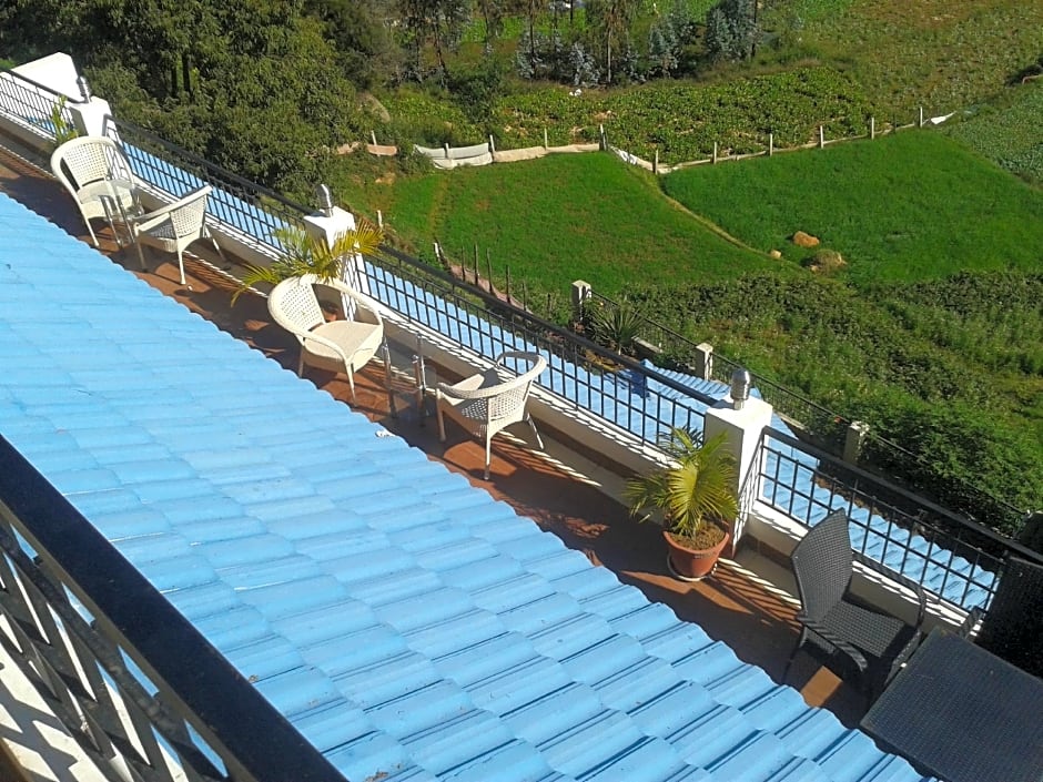 Mount 'n' Mist Hotel