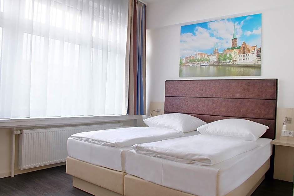 Photo 1 of 4 of Double Room