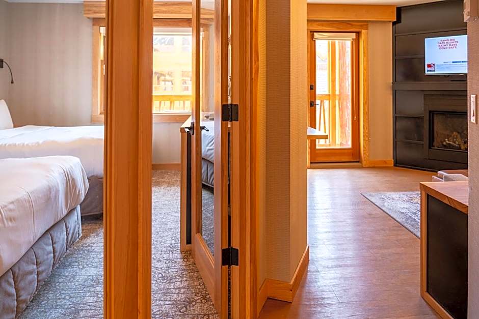 Moose Hotel and Suites