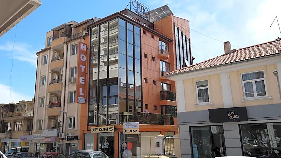 Caro Apartments & Rooms