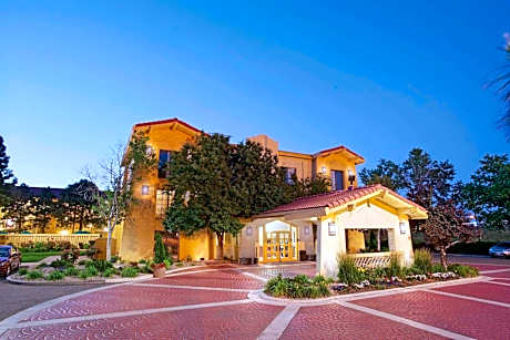 La Quinta Inn & Suites by Wyndham Denver  Golden