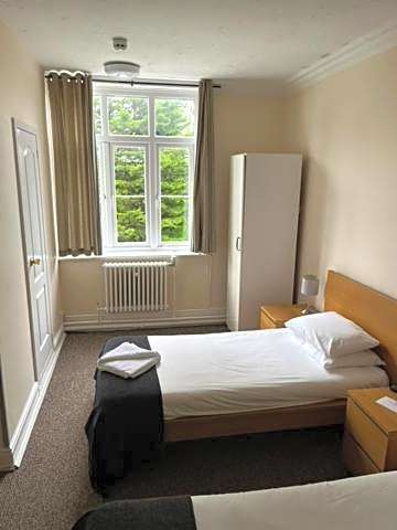 The Admiral Cunningham Hotel