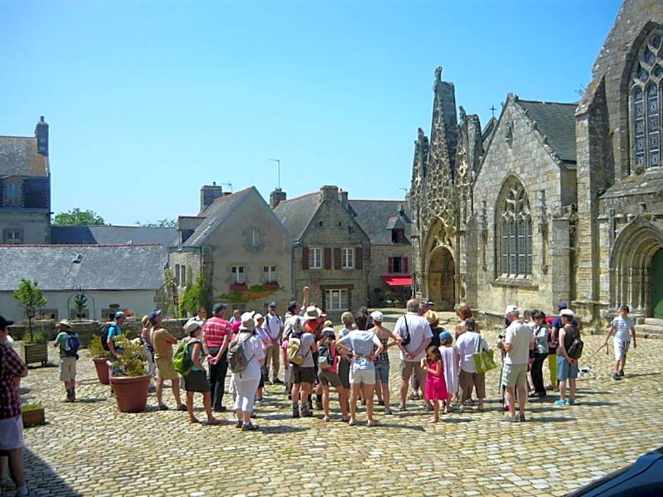 Kerantum à10mn des baies de Douarnenez et Audierne avec cuisine à disposition