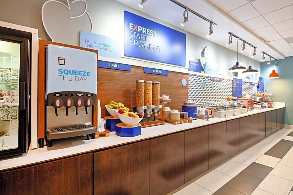 Holiday Inn Express & Suites Rancho Mirage By IHG