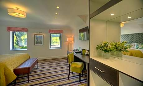 Family Room with Garden View