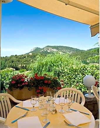 Logis Hotel Restaurant Les Geraniums