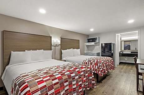 Deluxe Room with Two Queen Beds Kitchenette Non-Smoking
