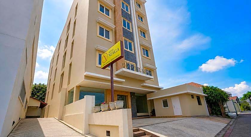 Townhouse Oak Hotel Niaga Surabaya