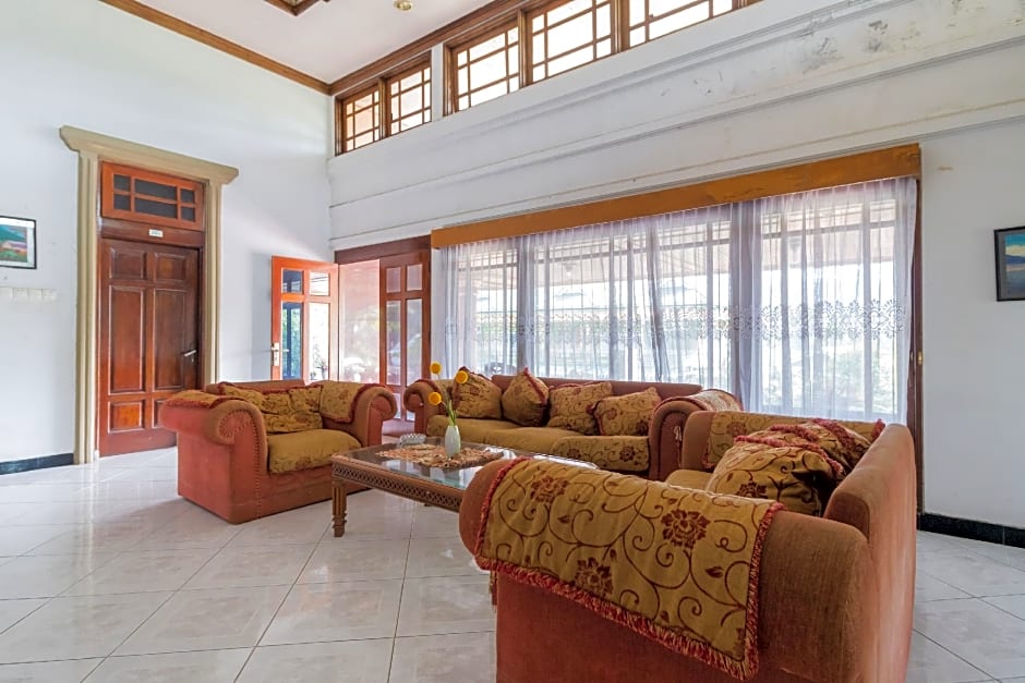 RedDoorz Syariah near Kawasan Saribu Rumah Gadang Solok Selatan