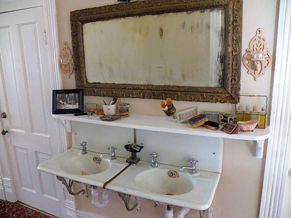 Grand Victorian Inn