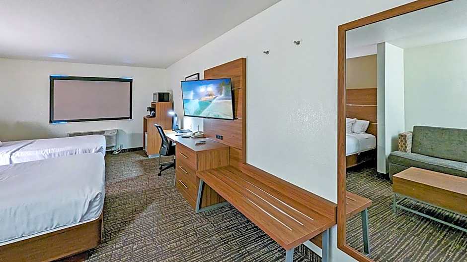 Estherville Hotel & Suites
