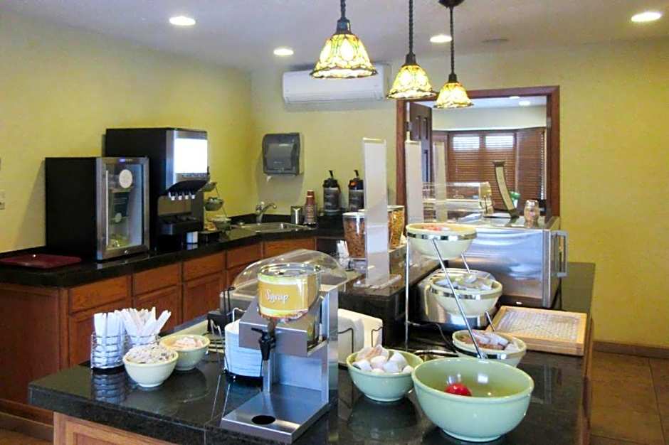 Quality Inn & Suites Detroit Lakes