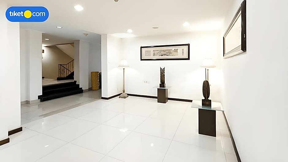 Grand Orchid Hotel