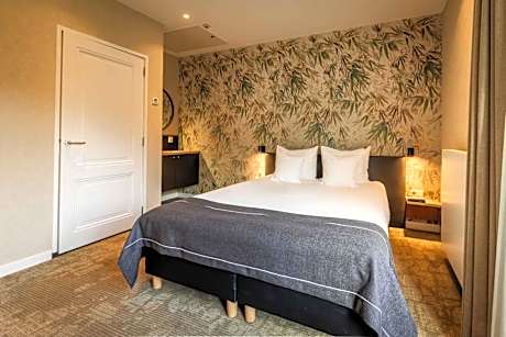 Compact Plus Room