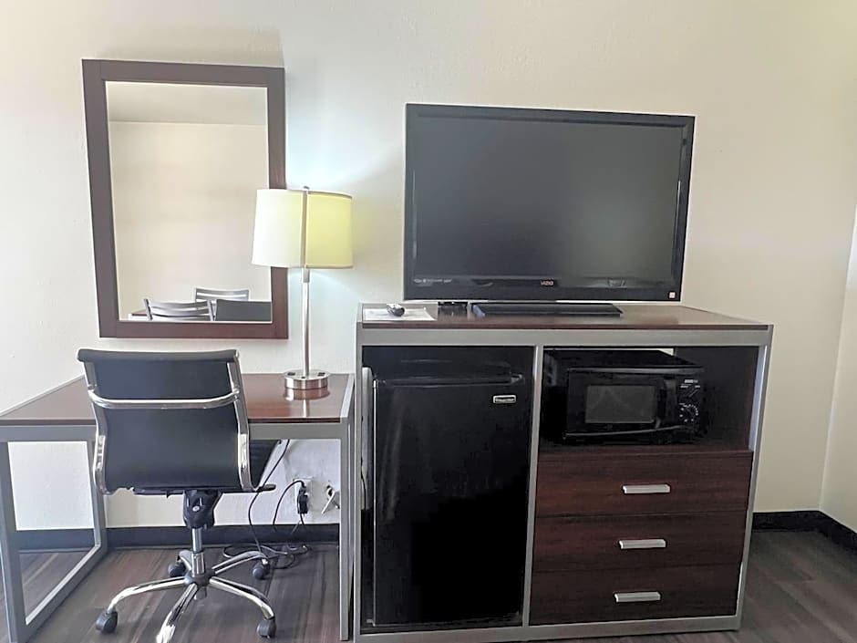 Super 8 by Wyndham Slidell