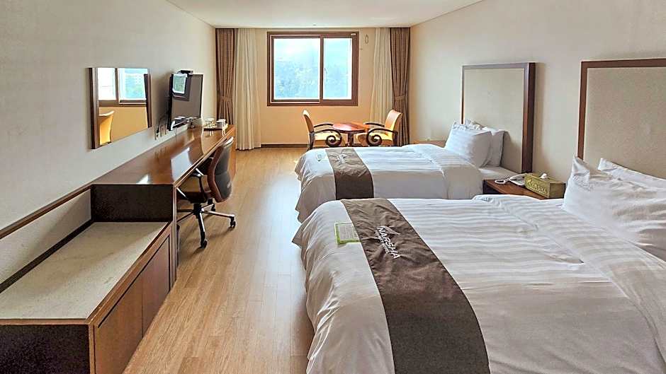 Narsha Tourist Hotel