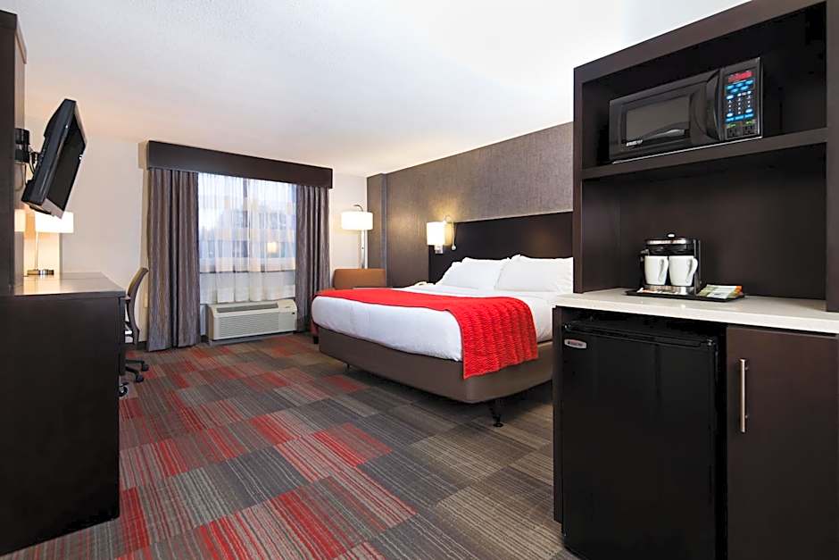 Holiday Inn Milwaukee Riverfront By IHG