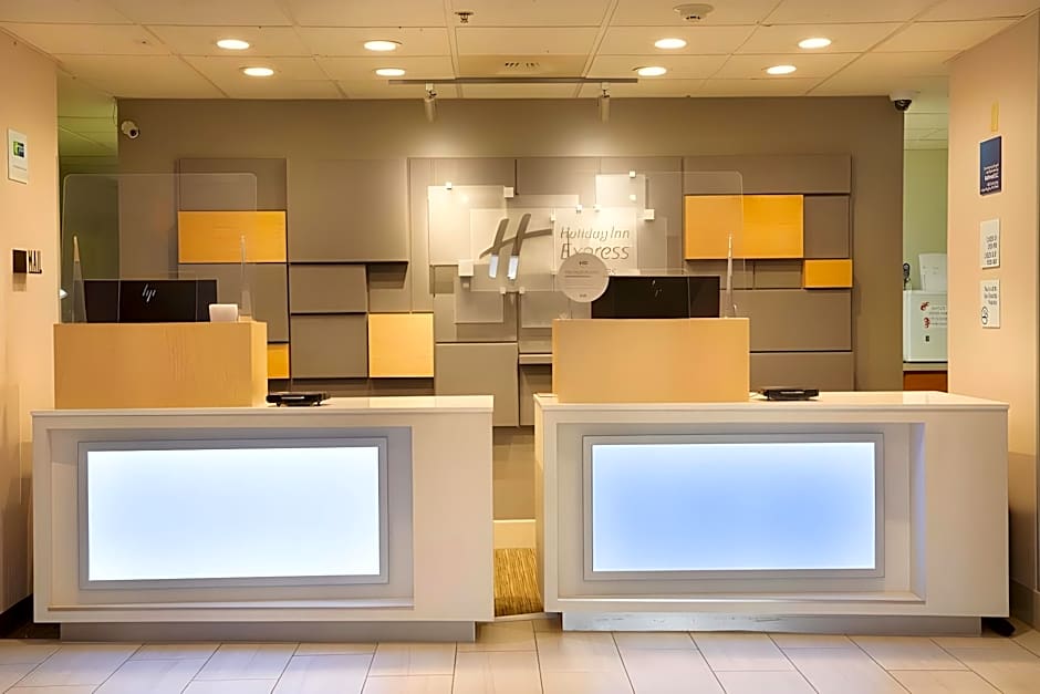 Holiday Inn Express Hotel & Suites Dayton-Huber Heights By IHG