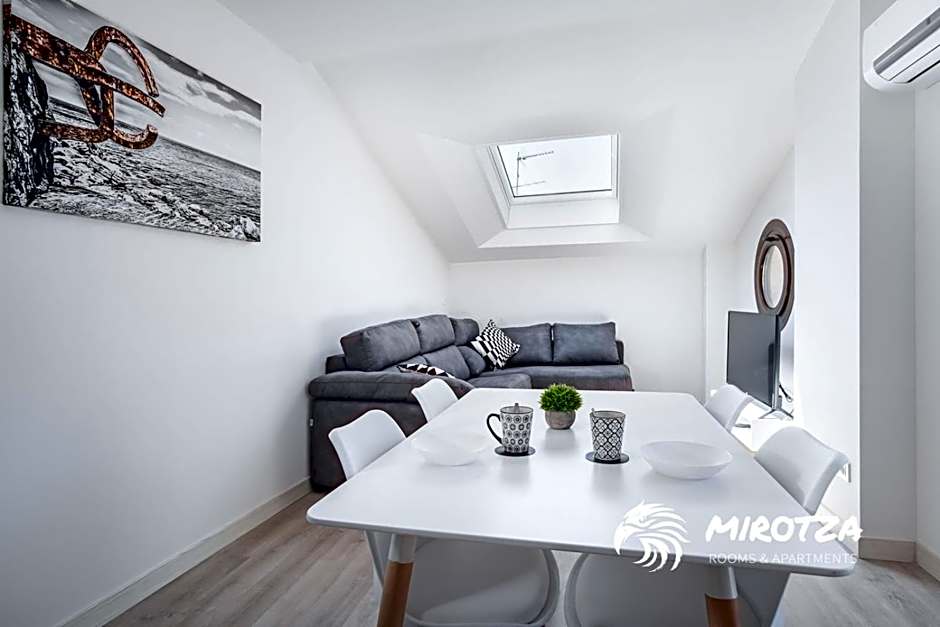 MIROTZA ROOMS AND APARTMENTS