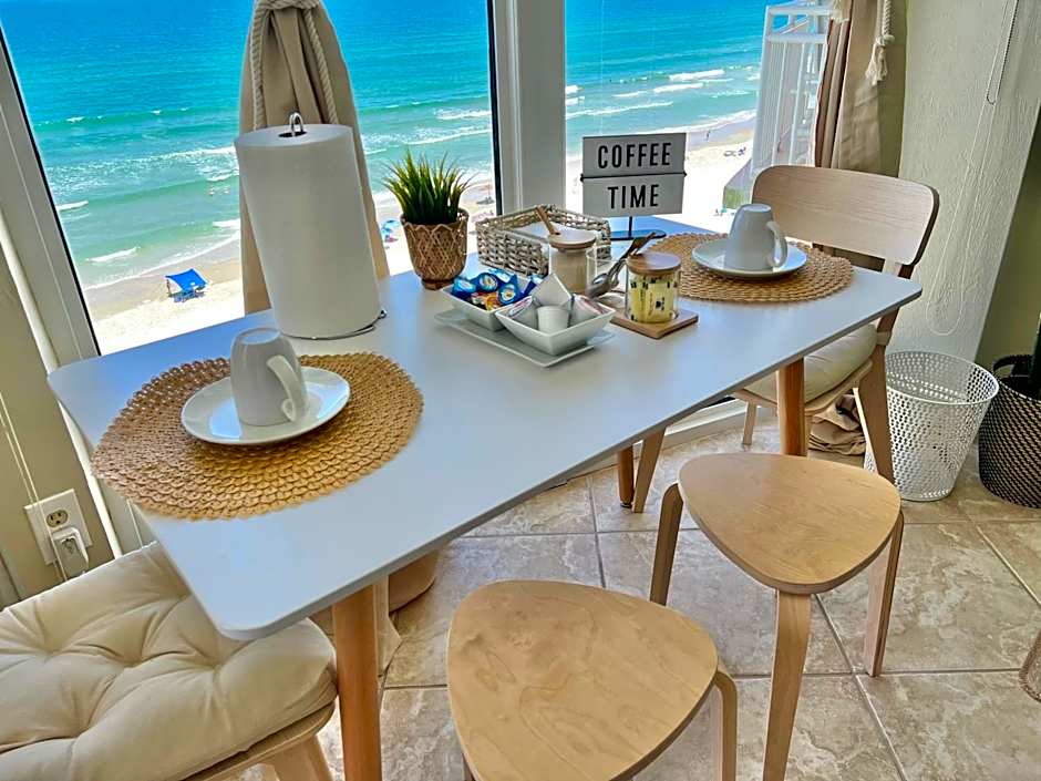 Beach Oasis 704 Lovely Daytona ocean front for 5 sleeps up to 12