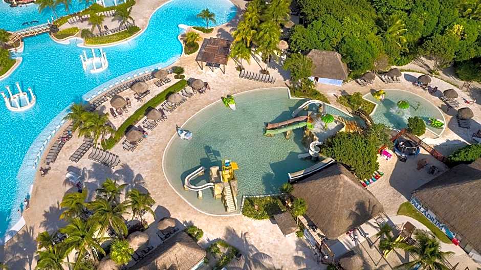 Family Selection at Grand Palladium Kantenah Resort & Spa- All Inclusive