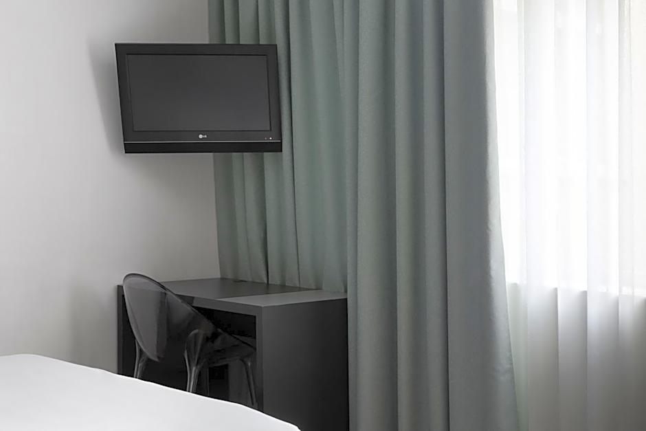 Photo 1 of 7 of 1 Double Bed or 2 Beds